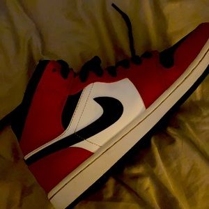 Air Jordan one mid Chicago